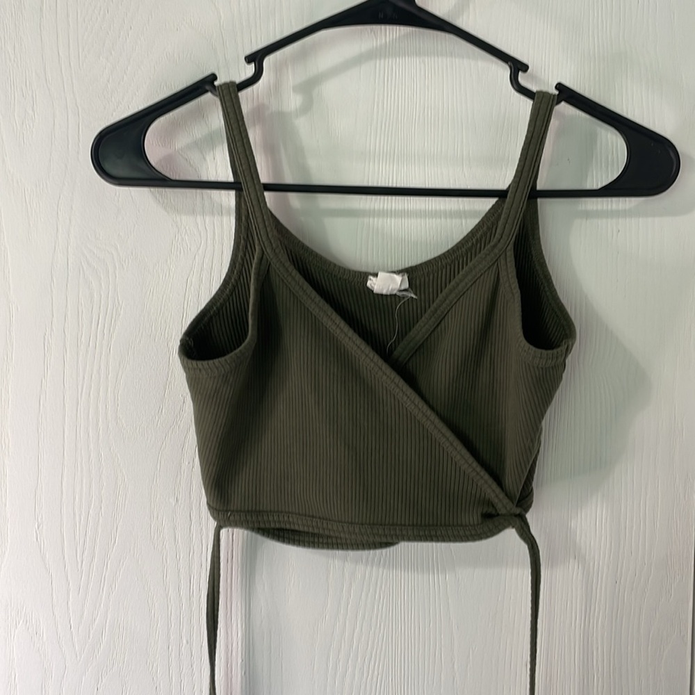 💰Garage NWOT Green Wrap Tie Front Crop Ribbed Tank Top Size Small P